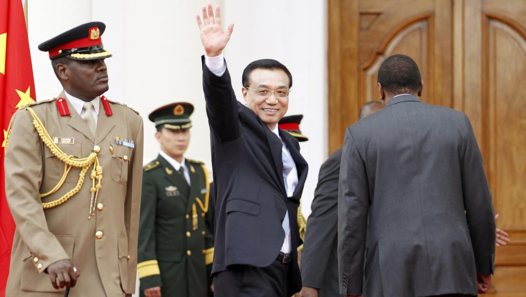 Premier ministre chinois Li Keqiang à l'issue de sa conférence de presse avec le président kenyan Uhuru Kenyatta, à Nairobi, le 10 mai 2014.