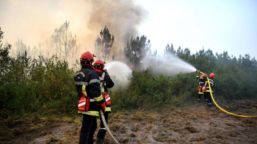 Incendies dans le sud-ouest de la France: le feu de Landiras, en Gironde, «désormais fixé»