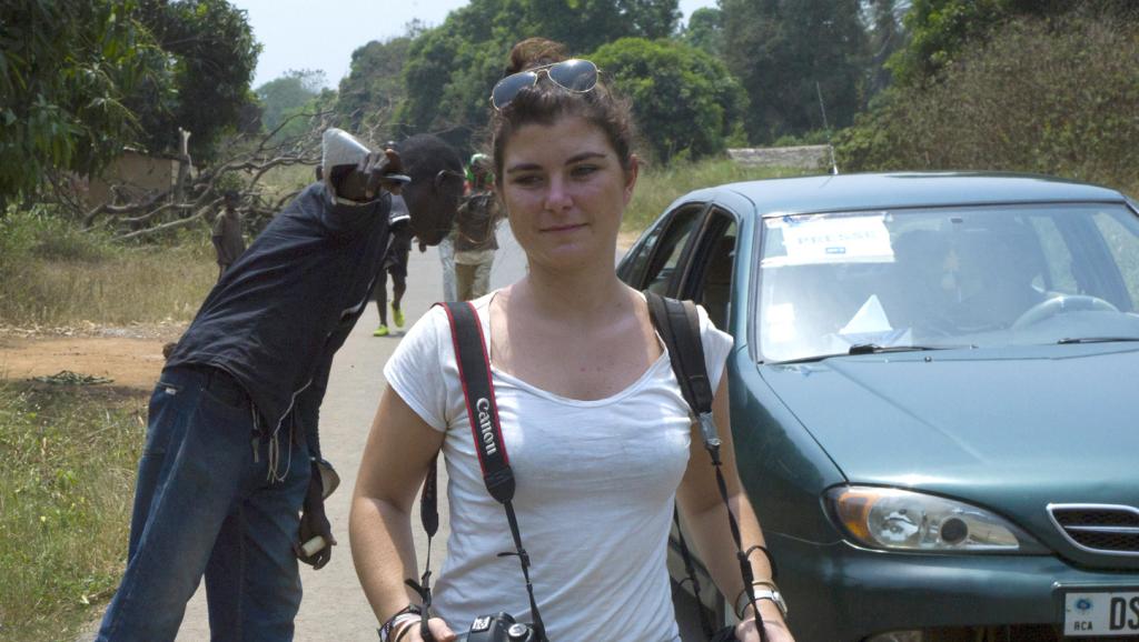 Derniers hommages à Camille Lepage en Centrafrique