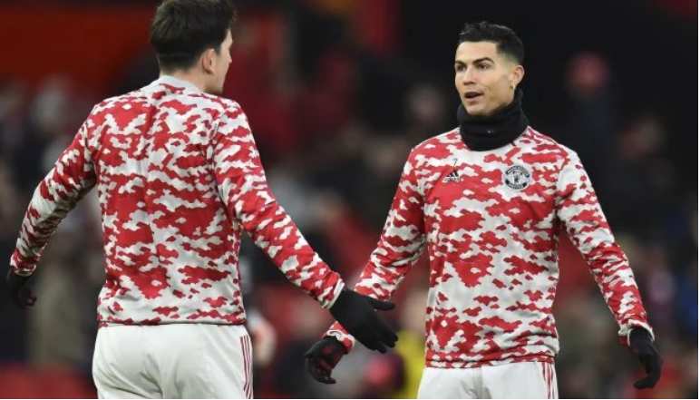 Cr7 retourne au centre d'entraînement de Manchester United avec Jorge Mendes