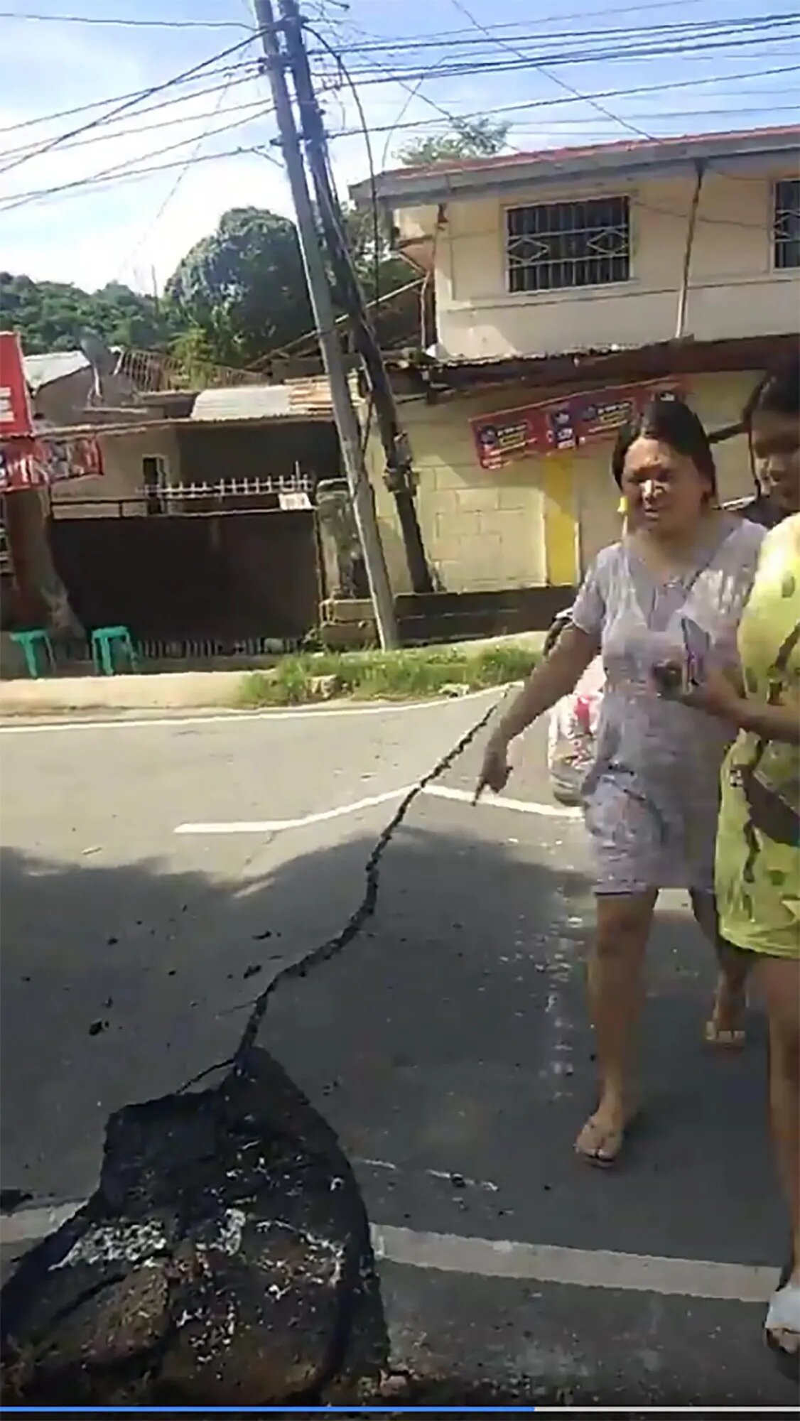 Un violent séisme frappe le nord des Philippines