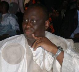 Le président et les siens comptent sur les prières ? Macky à la Mecque, son frère Aliou Sall reçoit la visite de Thierno Madani Tall