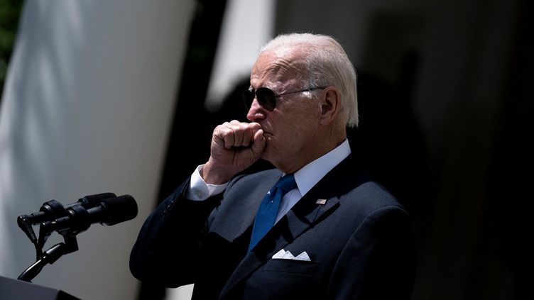 Le président américain Joe Biden, testé à nouveau positif au Covid-19, se reconfine
