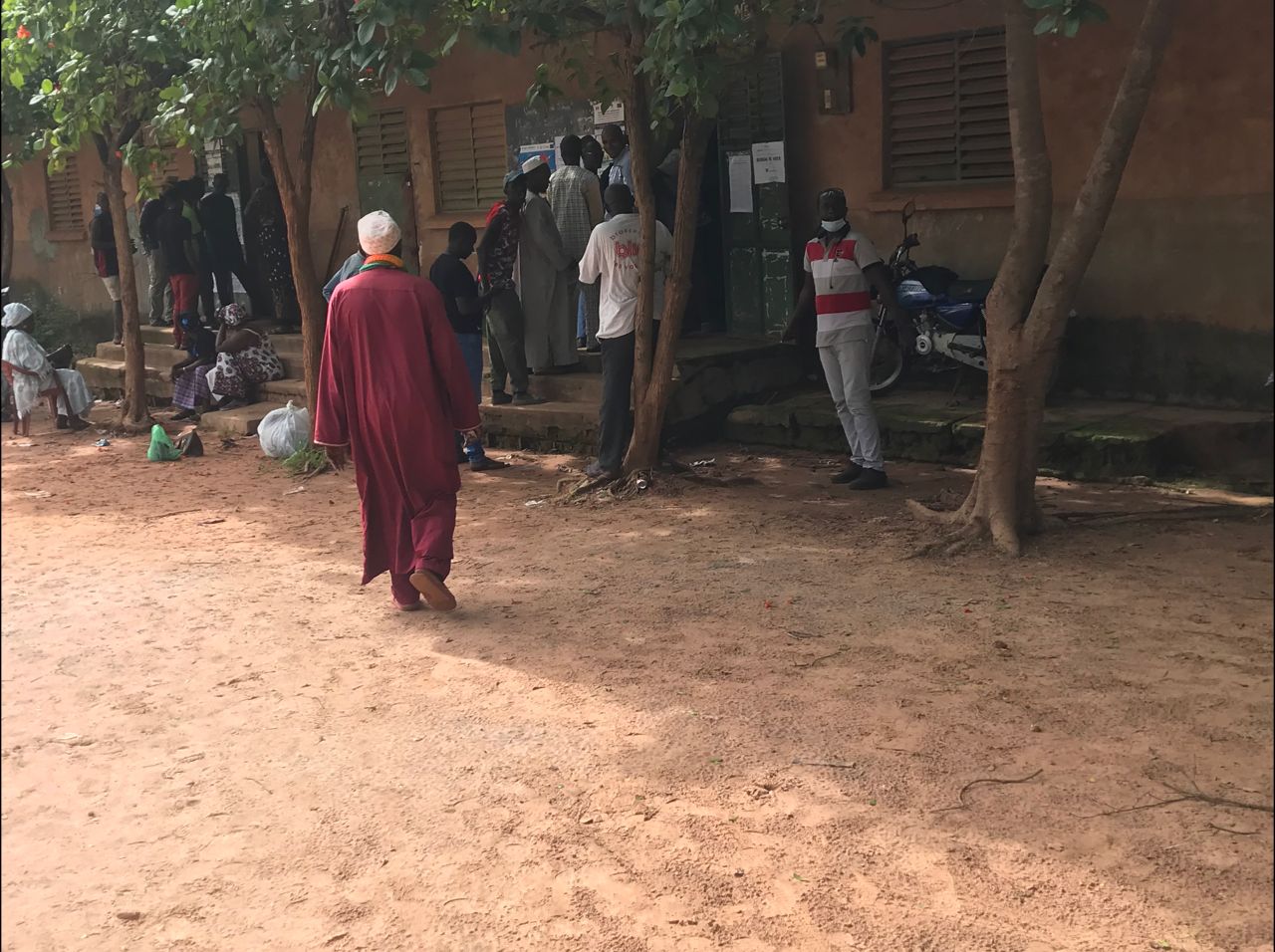 #Législatives2022 - A midi le taux de participation est très faible à Pikine, Rufisque et Keur Massar