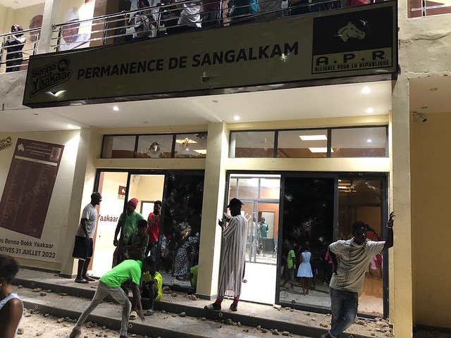 #Legislatives2022 : le siège de l'APR à Sangalkam saccagé suite à de violentes manifestations