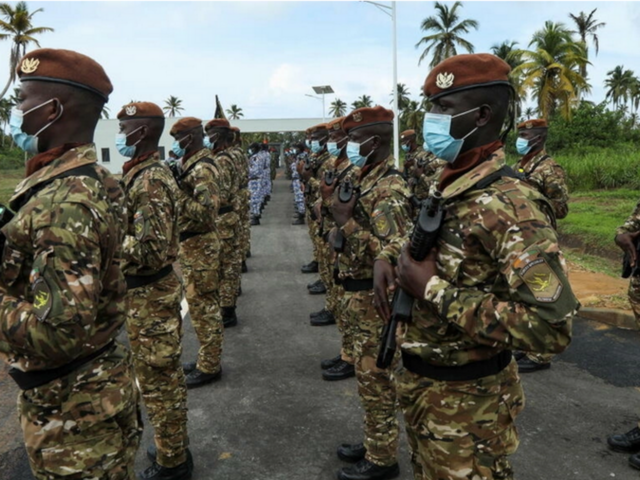 Côte d'Ivoire: le CNS se penche sur le cas des 49 militaires détenus au Mali