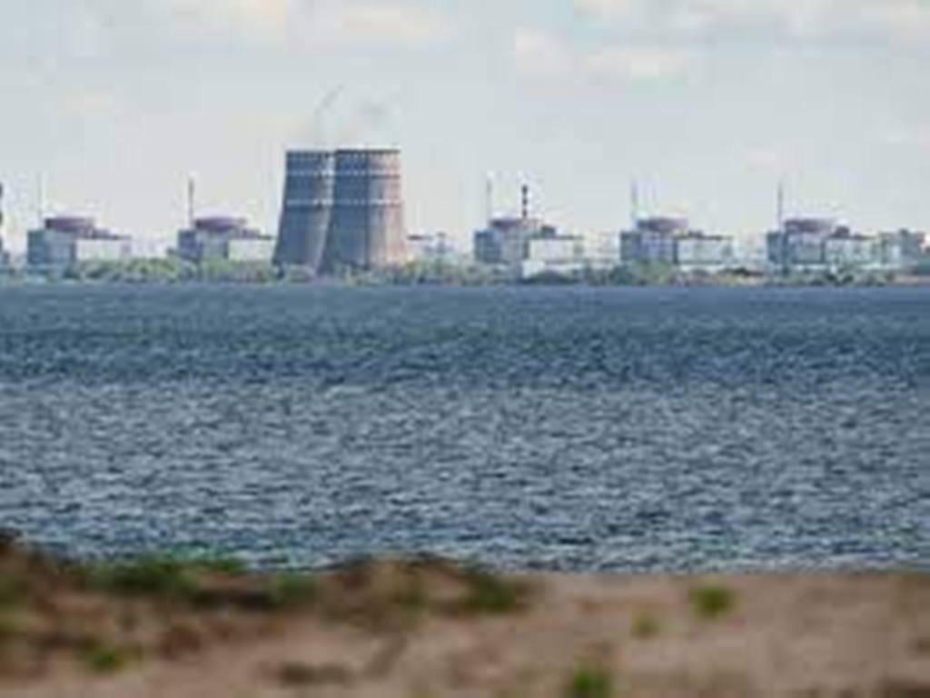 Ukraine: frappes près d'un réacteur nucléaire, départ de trois cargos chargés de céréales