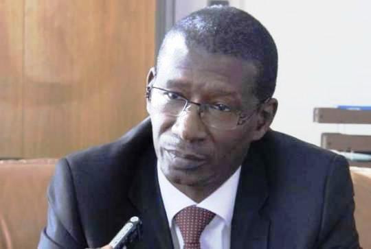 2832 bourses frauduleuses : Mary Teuw Niane porte plainte et dénonce un gaspillage