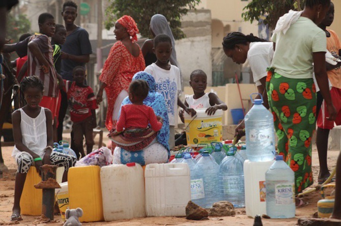 Dakar: sans eau depuis 5 jours, les populations de Diamalaye dans un désarroi absolu