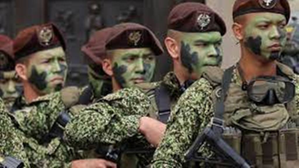 Colombie: le président Gustavo Petro fait le ménage dans l'état-major de l'armée