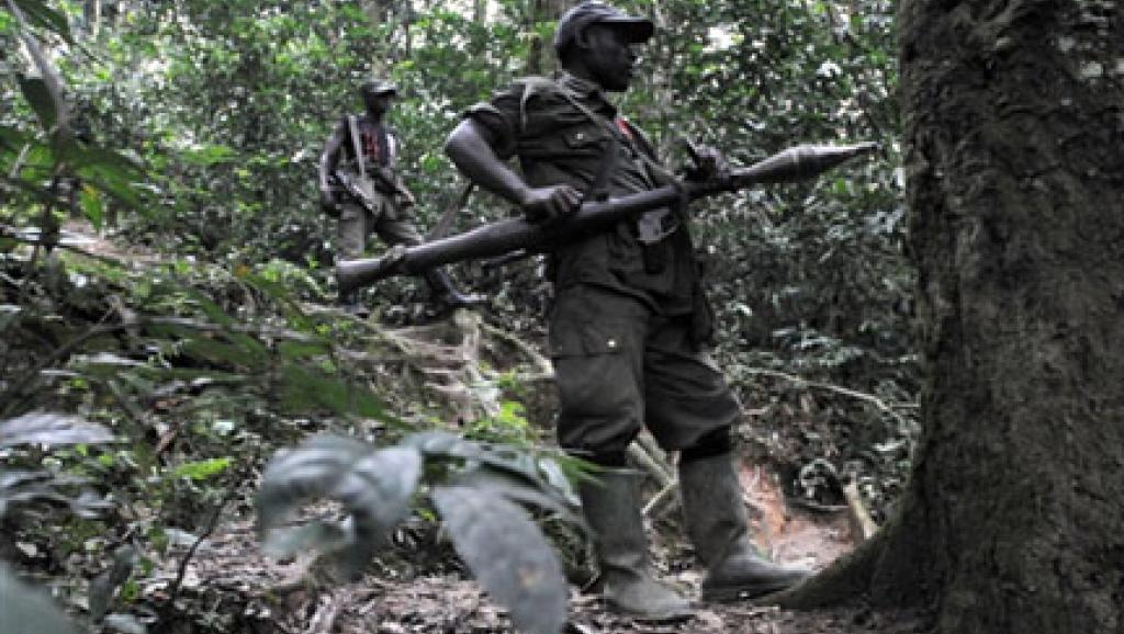 Des rebelles rwandais hutus du FDLR, à 150 km au nord-ouest de Goma, en RDC, en 2009. AFP/ Lionel Healing