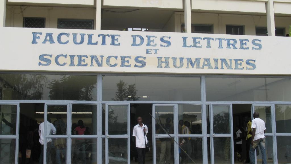 Le tribunal des flagrants délits de Dakar a prononcé en tout cas mercredi 28 mai la relaxe des 22 étudiants de l'université Cheikh Anta Diop de Dakar .