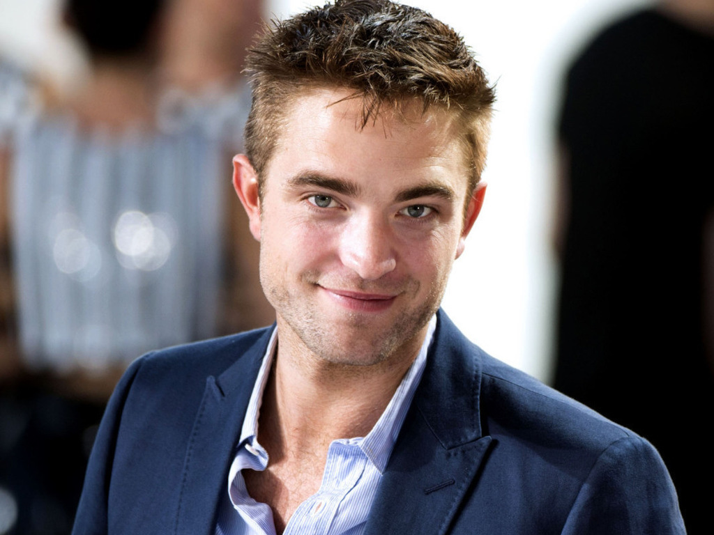 Robert Pattinson avoue etre toujours en contact Kristen Stewart