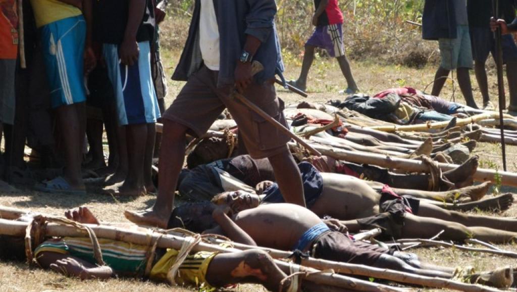 Corps de dahalos tués par les villageois dans la province d'Anosy, dans le sud de la Grande Ile, le 3 septembre 2012. AFP/Province d'Anosyy pr