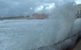 Météo-Alerte rouge : « Vent et houle dangereuse »