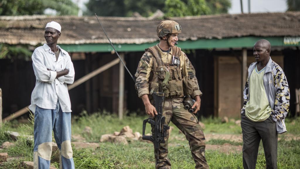 Soldat français de la force Sangaris dans le quartier musulman du PK5 de Bangui ce samedi 31 mai 2014 AFP/Marco Longari
