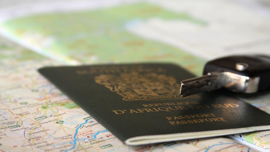 Un passeport sud-africain. La loi sur l'immigration et la résidence des étrangers se durcit. Gettyimages