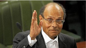 Moncef Marzouki, ancien militant des droits de l'homme et opposant à l'ex-homme fort tunisien Ben Ali, est souvent tourné en dérision pour son refus du porter la cravate ou ses réactions parfois impulsives.