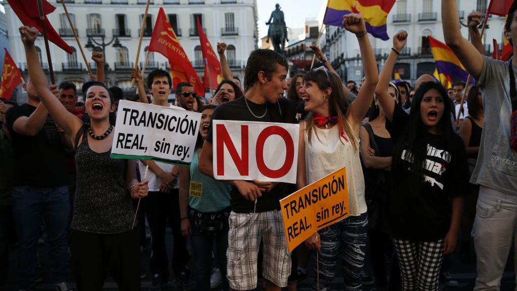 Espagne: des milliers de personnes manifestent contre la monarchie