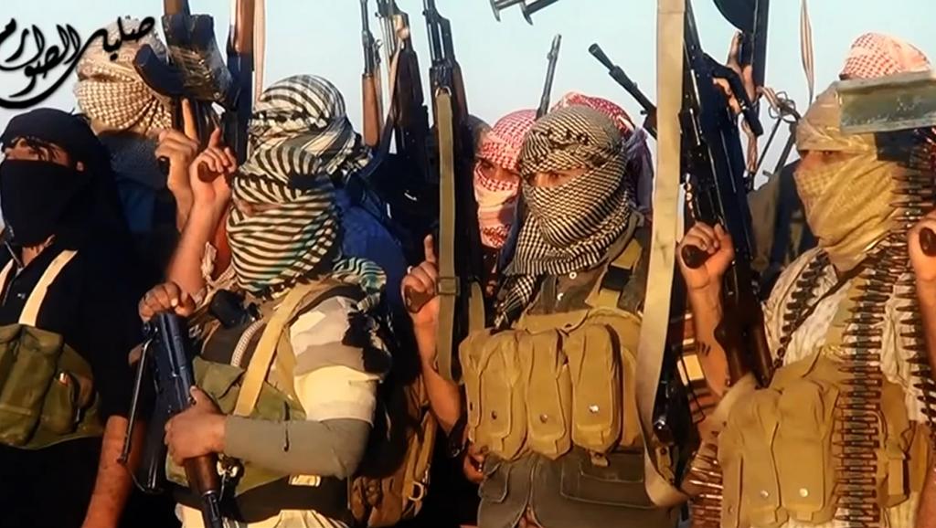 Des jihadistes de l'Etat islamique en Irak et au Levant, dans une vidéo de propagande datée du 8 juin 2014. AFP PHOTO / HO / ISIL
