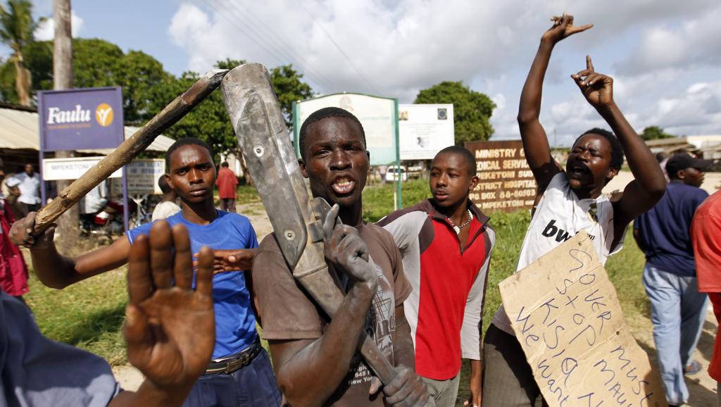 Des manifestants ont protesté à Mpeketoni, ce 17 juin 2014, pour protester contre les attaques de ces derniers jours.