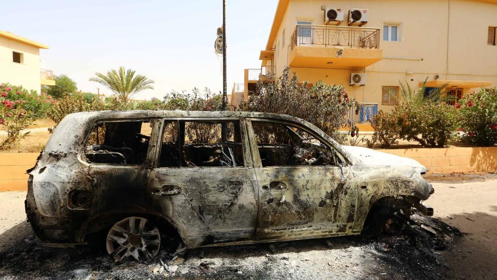 Les Nations unies ont annoncé l'évacuation d'une partie de leur personnel à la suite d'affrontements entre milices rivales dans le quartier de Regata, à l'est de Tripoli, en Libye, le 6 juillet 2014. AFP PHOTO/MAHMUD TURKIA