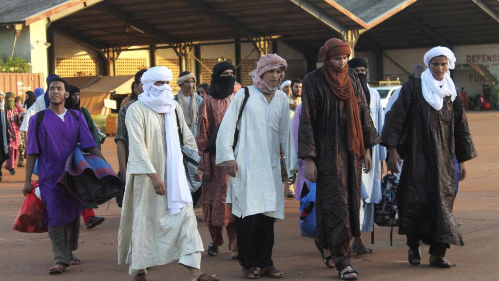 Les prisonniers relâchés par le gouvernement malien avant le début du dialogue d'Alger, le 15 juillet 2014. REUTERS/Adama Diarra
