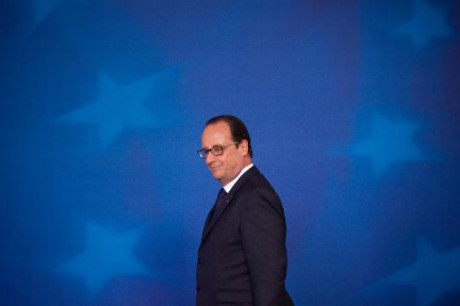 Hollande en Afrique pour lancer un nouveau dispositif militaire au Sahel