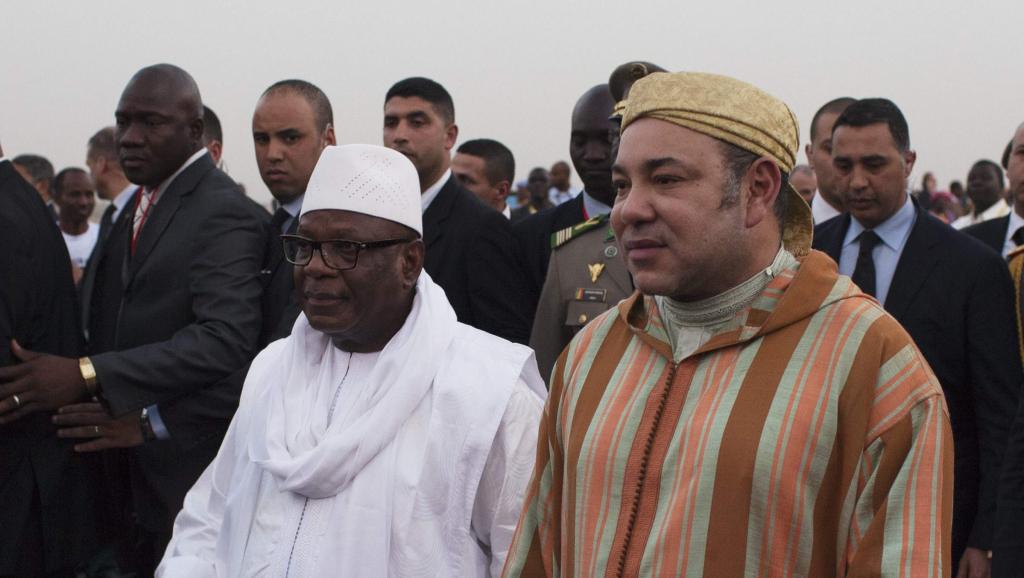 Le président malien Ibrahim Boubacar Keïta et le roi du Maroc Mohamed VI, le 18 février 2014 à Bamako. REUTERS/Joe Penney