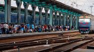 Ukraine: les habitants de l’Est tentent de fuir par le train