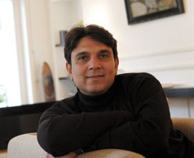 Procès Karim: Bibo Bourgi apparait à la barre avec des perfusions et sous haute surveillance médicale