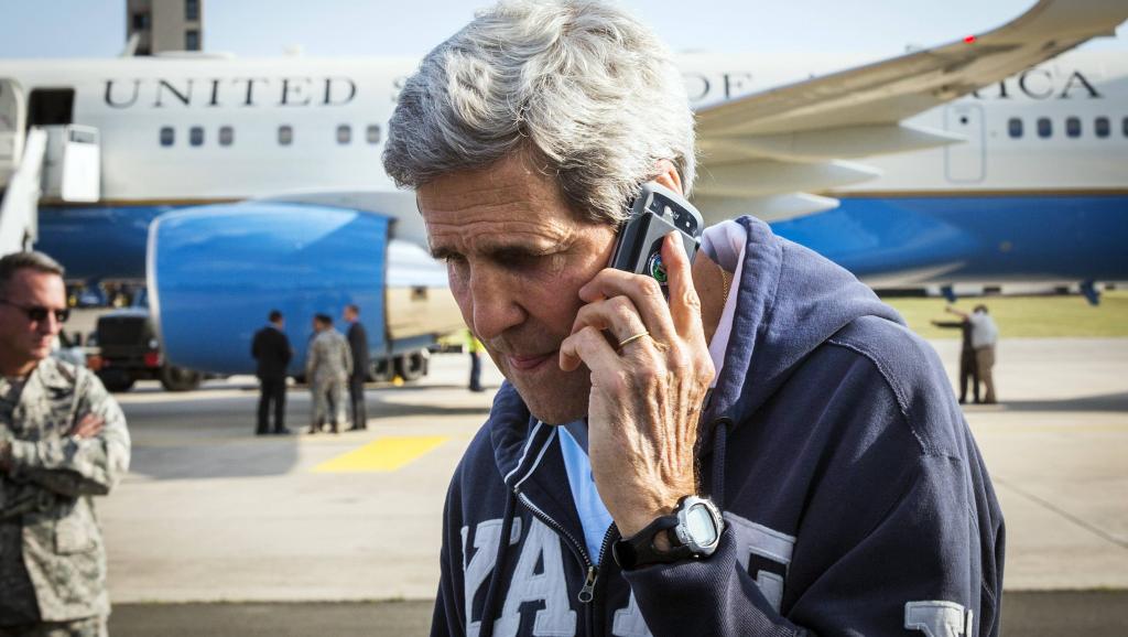 Plusieurs téléphones non sécurisés de John Kerry auraient été écoutés.