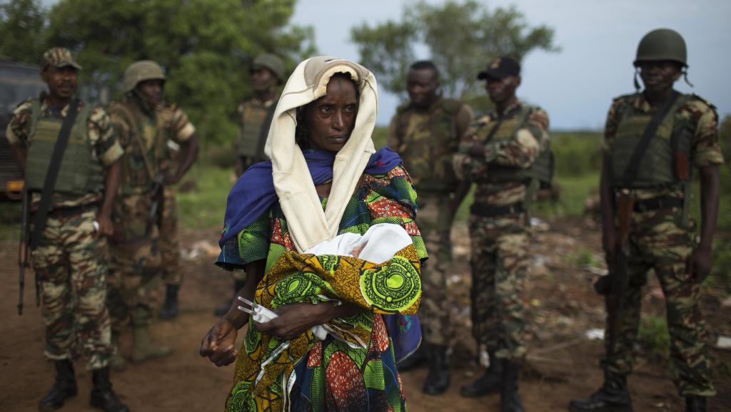 Une femme déplacée à Kaga-Bandoro, Centrafrique. REUTERS/Siegfried Modola