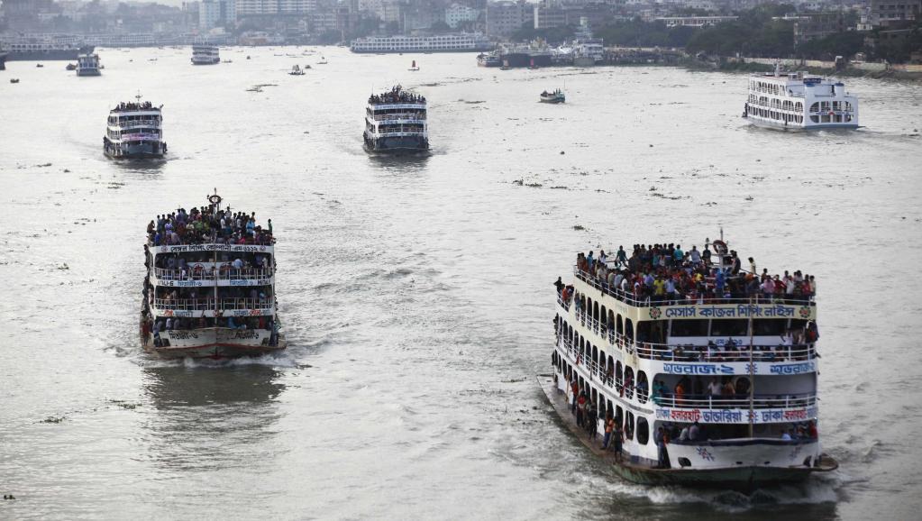 Bangladesh: un ferry coule avec près de 200 passagers à bord