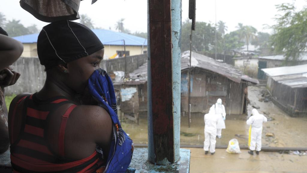 Dans les rues de Monrovia, capitale du Liberia, pays le plus touché par l'épidémie d'Ebola, le 17 août 2014. REUTERS/2Tango