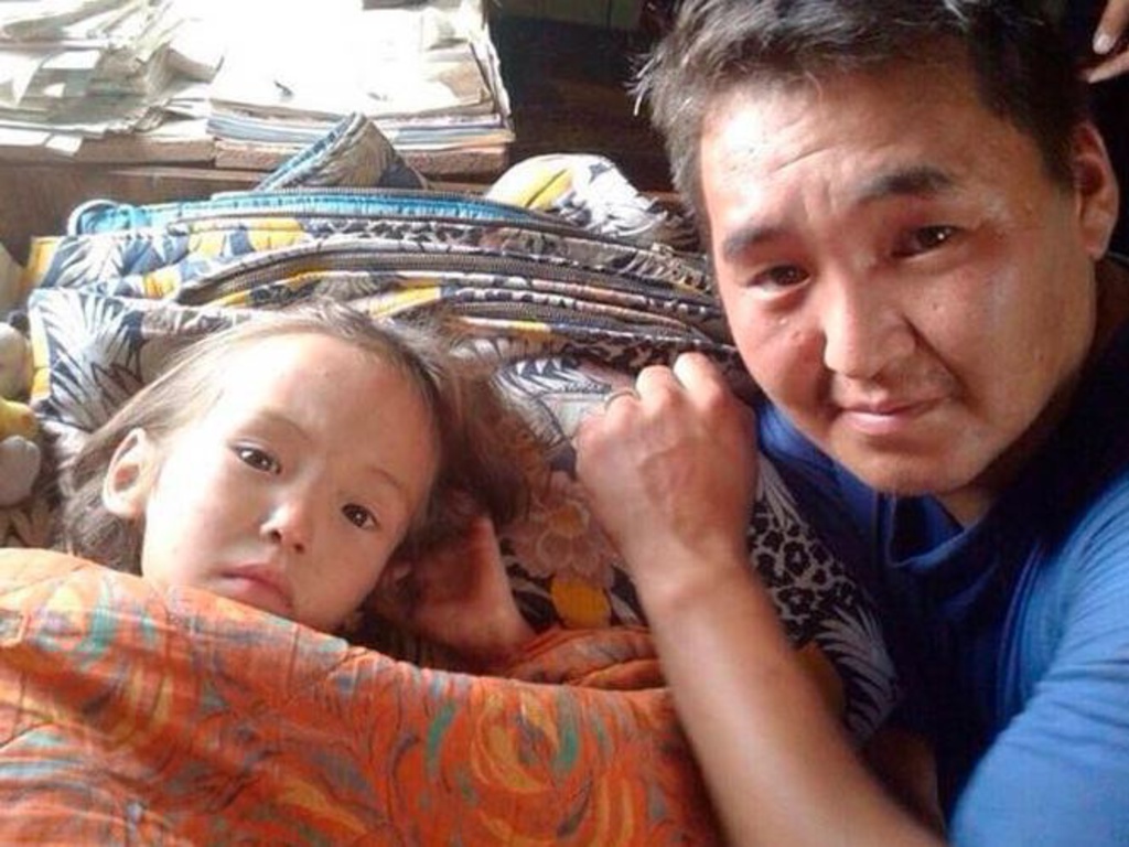Incroyable! Karina, 3 ans, survit 11 jours dans la Taïga grâce à son chien 