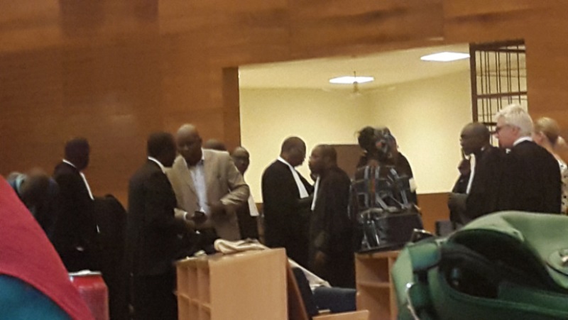 Le procès de Karim : l'état de Bibo Bourgi fait des émules, on court vers le renvoi du procès.