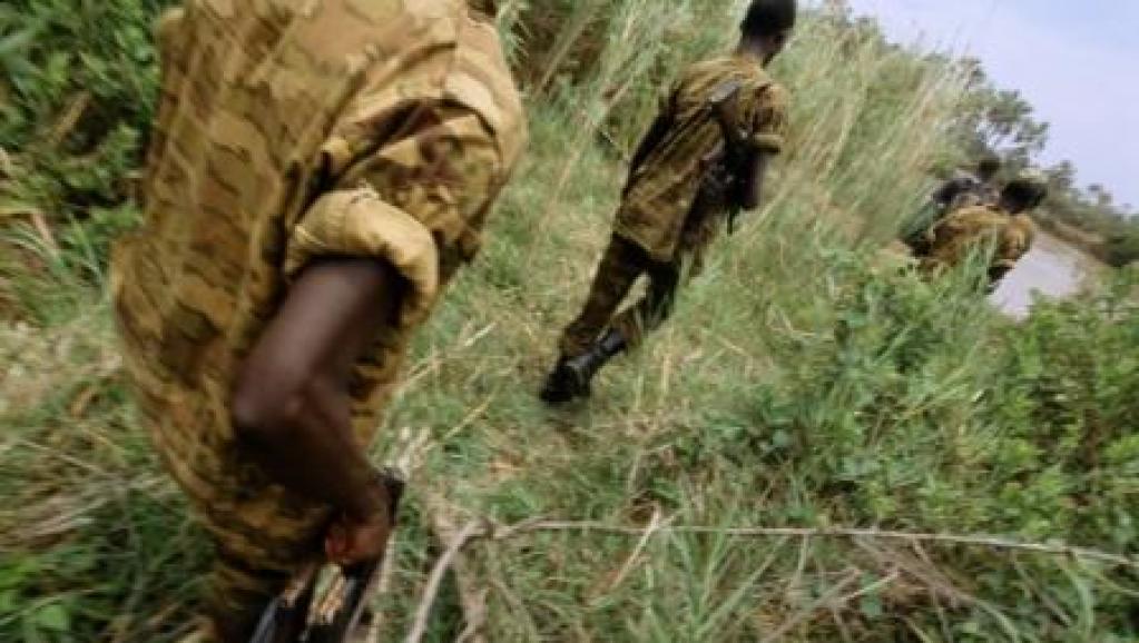Qui sont ces hommes armés, en uniforme burundais, dans l'est du Congo?