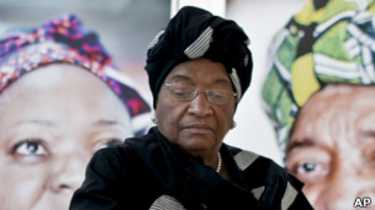 La présidente Ellen Johnson Sirleaf avait ordonné à ses ministres se trouvant hors du pays de rentrer au Liberia dans le cadre de l'état d'urgence décrété le 6 août.
