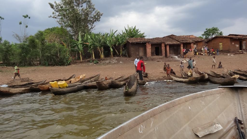 Petit port de pêche burundais sur le lac Rweru, où ont été enterrés les quatre cadavres. RFI / Esdras Ndikumana