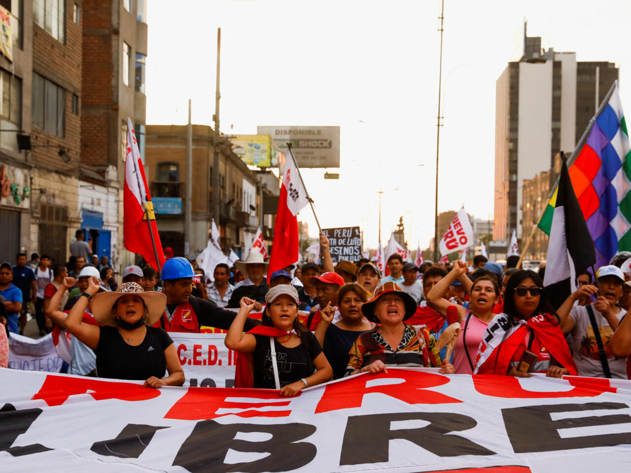 Au Pérou, l'état d'urgence s'étend à la capitale Lima et d'autres régions