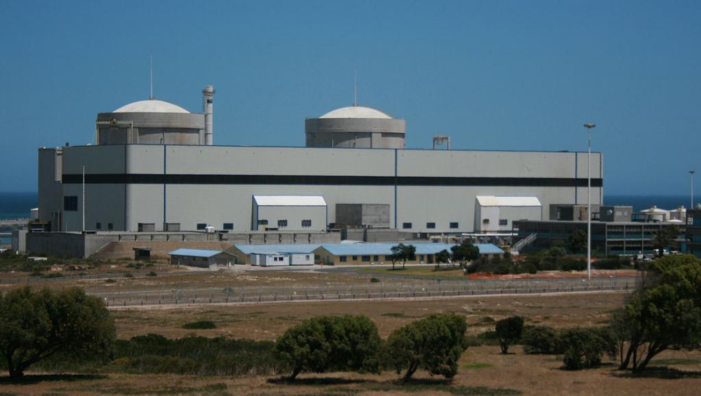 La centrale nucléaire de Koeberg, en Afrique du Sud, à 30 km au nord de la ville du Cap. Creative Commons/Pipodesign Philipp P Egli