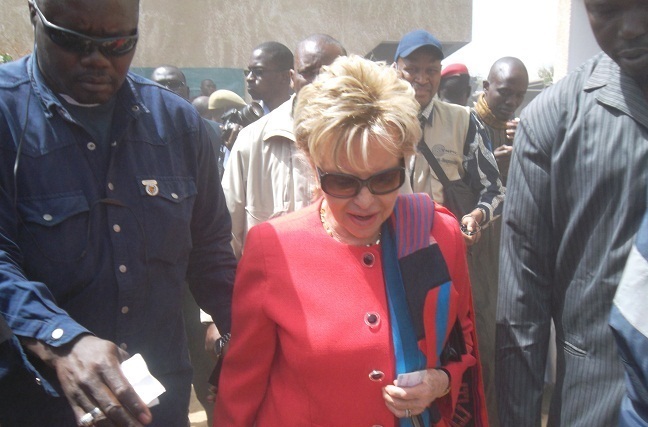 Direct procès Karim: la méthode de Viviane Wade pour faire passer le temps