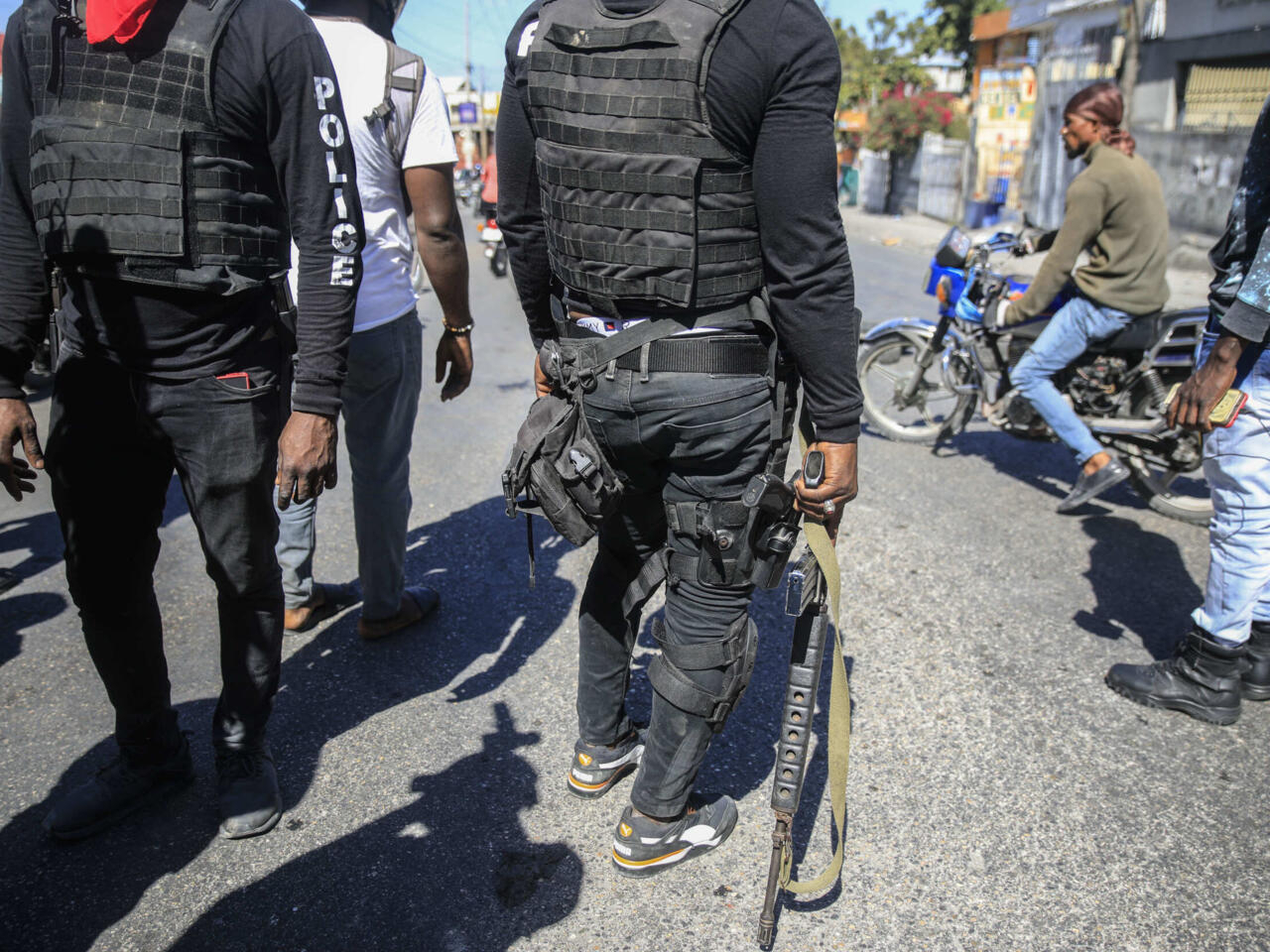 Haïti: face à la colère des policiers, le commandant en chef annonce des mesures face aux gangs