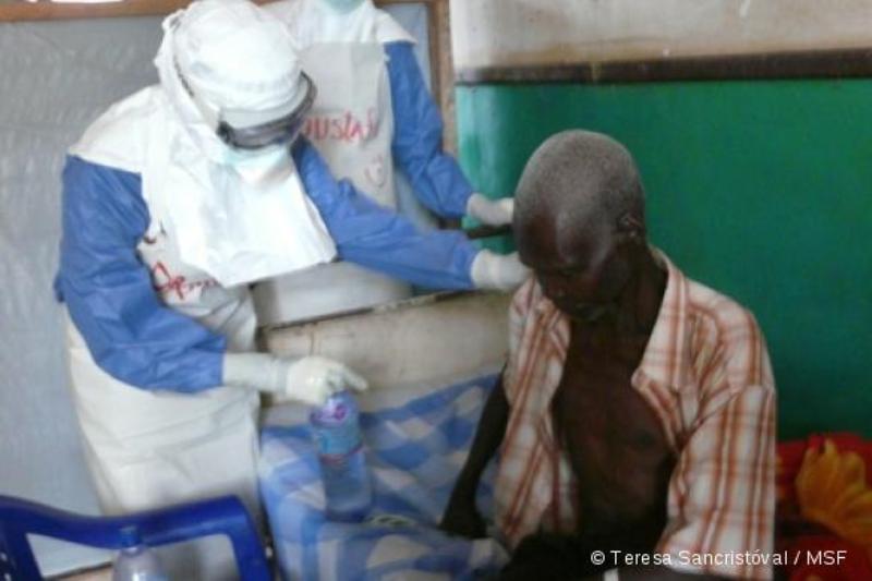 Ebola fait 121 morts en un jour en Sierra Leone
