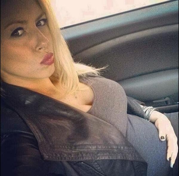 Stéphanie Clerbois : un joli ventre bien arrondi pour la bombe de Secret Story !