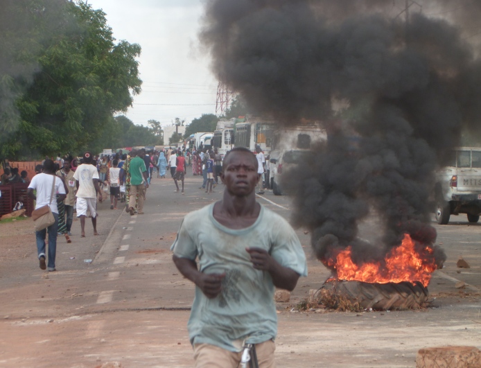 Scène d'émeute (image d'archives)