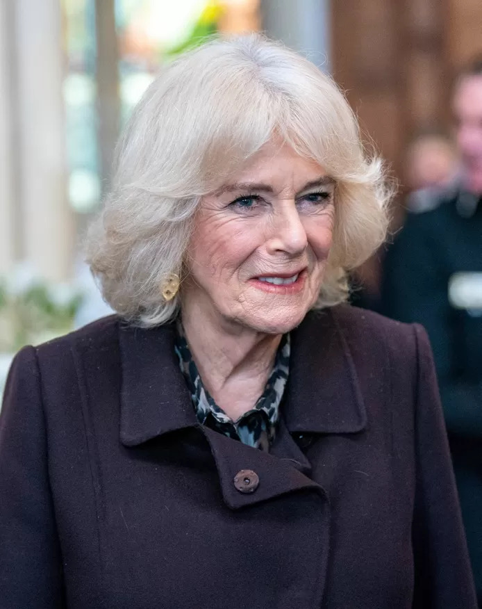 La reine consort Camilla testée positive au Covid-19