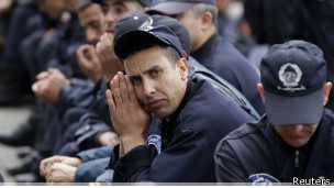 2000 policiers manifestent à Alger