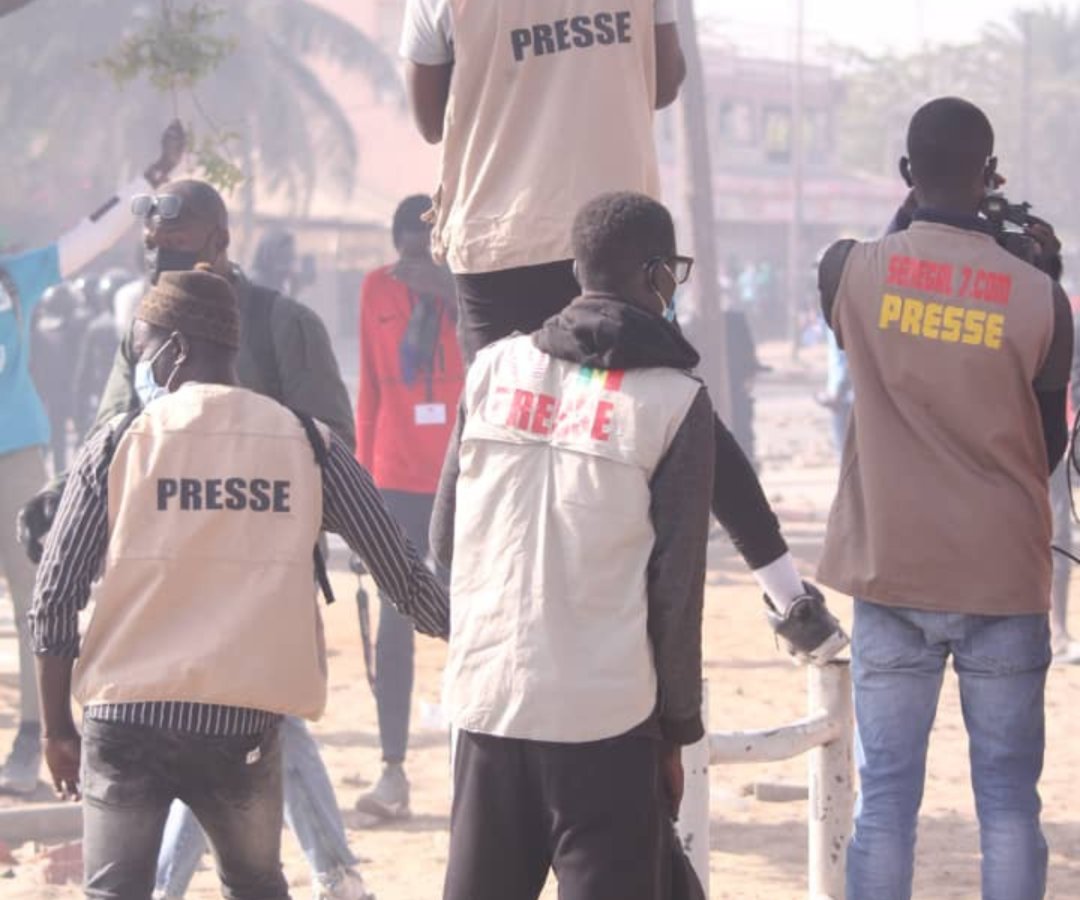 L'UNPJS dénonce la maltraitance exercée par les forces de l'ordre sur le photo-journaliste Sidya Badji